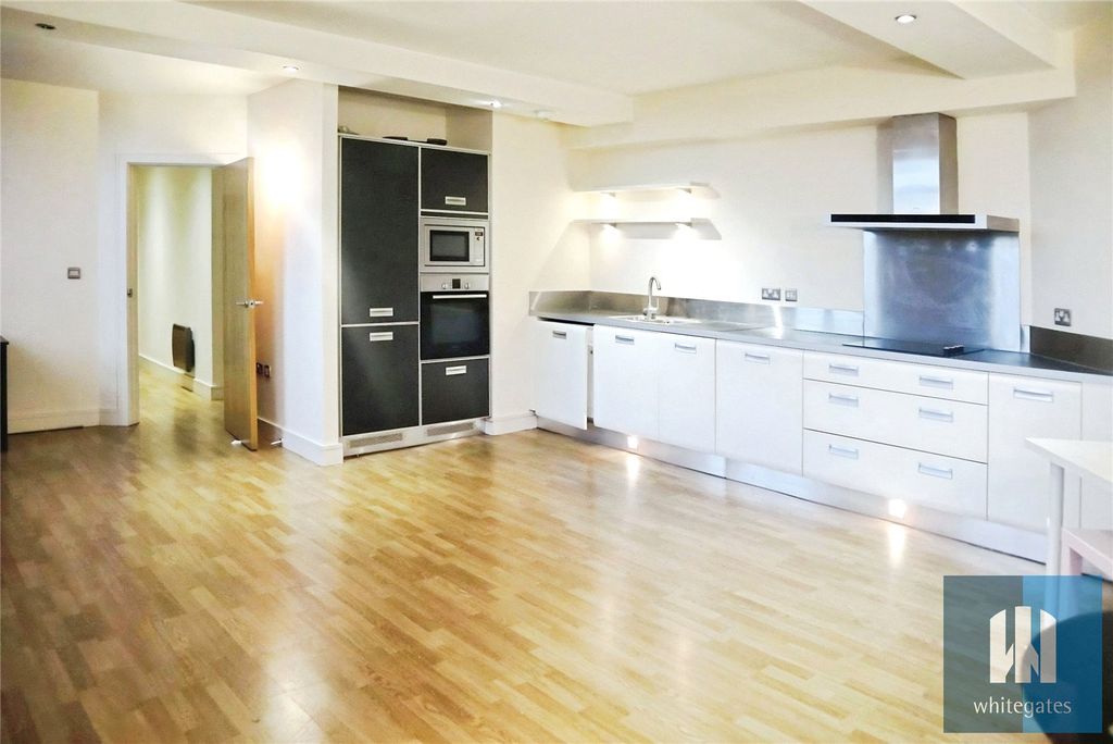 Property photo 2 of 8 Picture No. 32