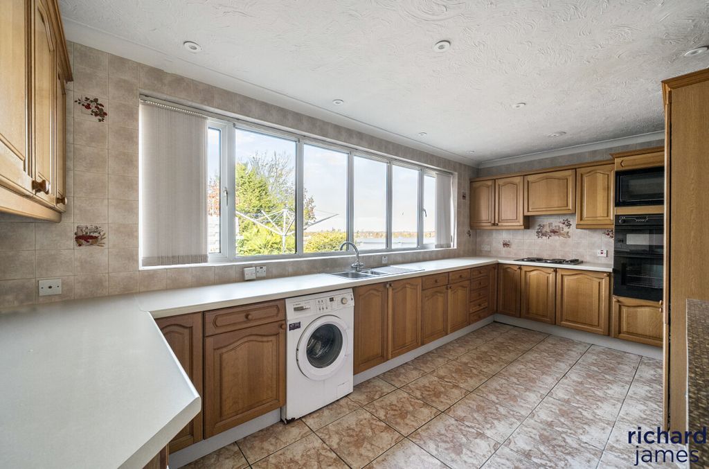 Property photo 2 of 20 09721451d4874c7Fbccb67E66858d768