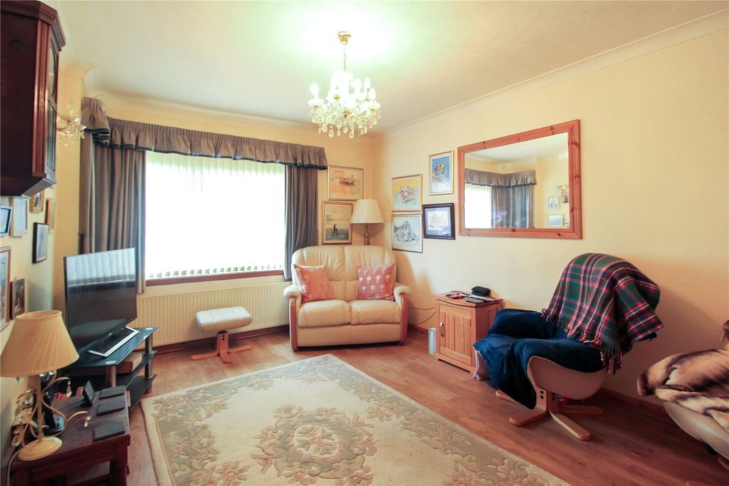 Property photo 2 of 13 Picture No. 10