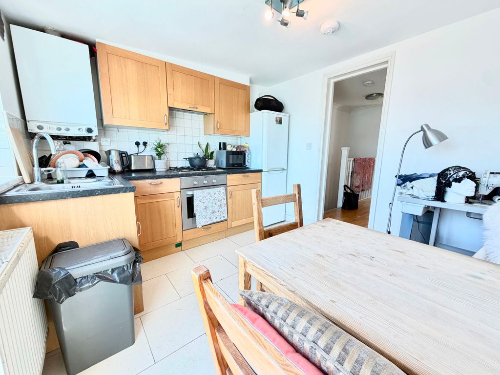 Property photo 2 of 23