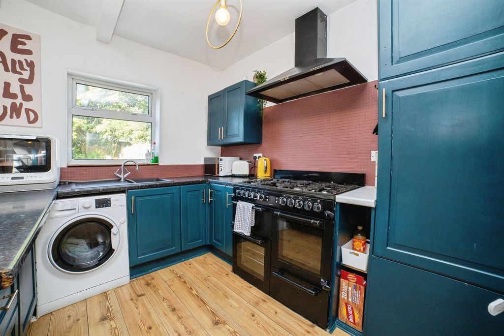 Property photo 3 of 23