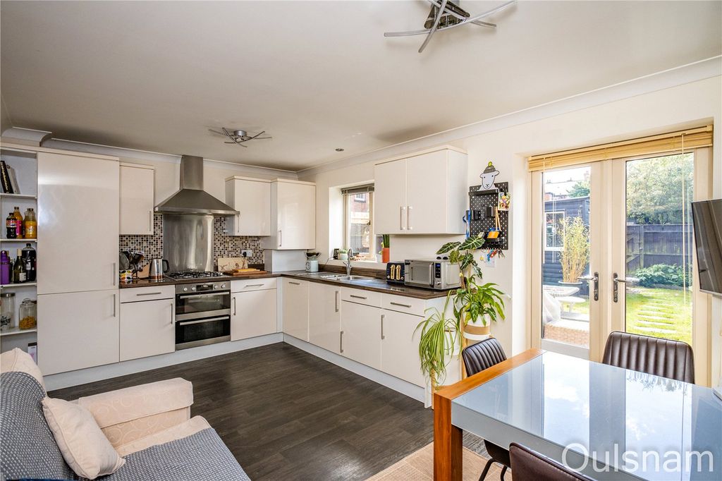 Property photo 2 of 28 Picture No. 27