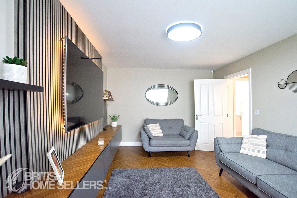 Property photo 3 of 19 Picture No. 05