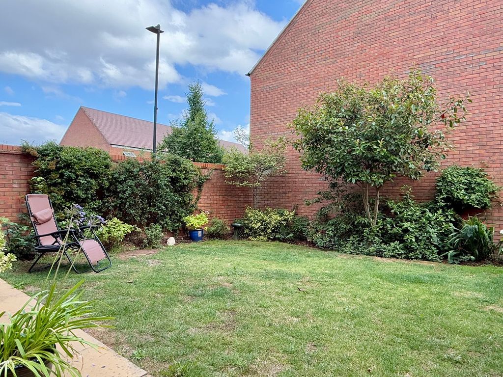 Property photo 2 of 17