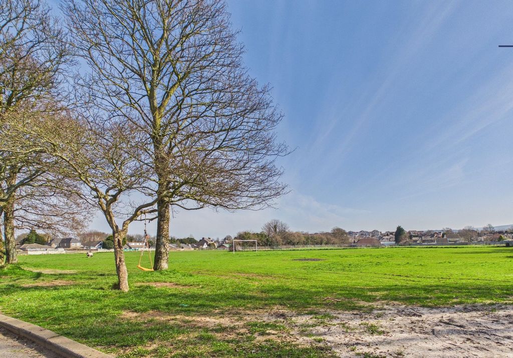 Property photo 2 of 14 Playing Fields Opposite