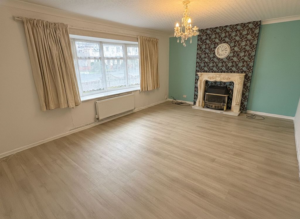 Property photo 2 of 26