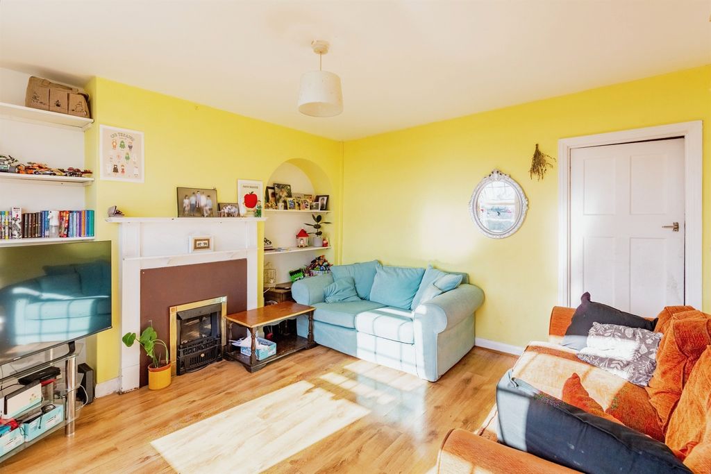 Property photo 3 of 19
