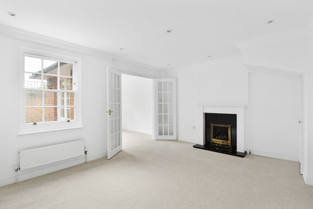 Property photo 3 of 11 11655112