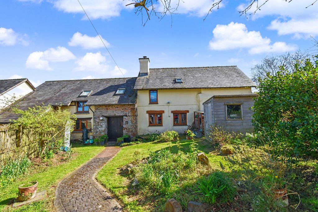 Property photo 1 of 18