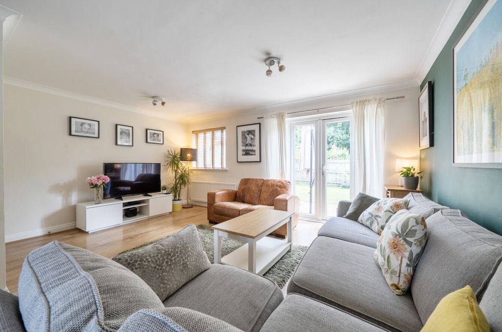 Property photo 3 of 19 1468501-9-6A1Eea0...
