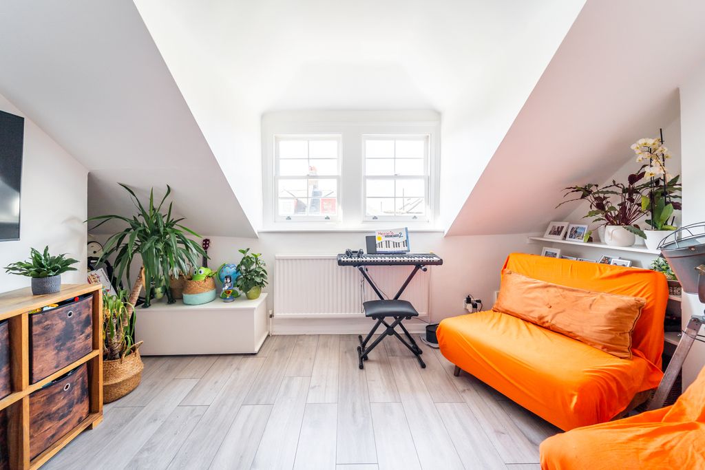 Property photo 3 of 12 Ndb06070