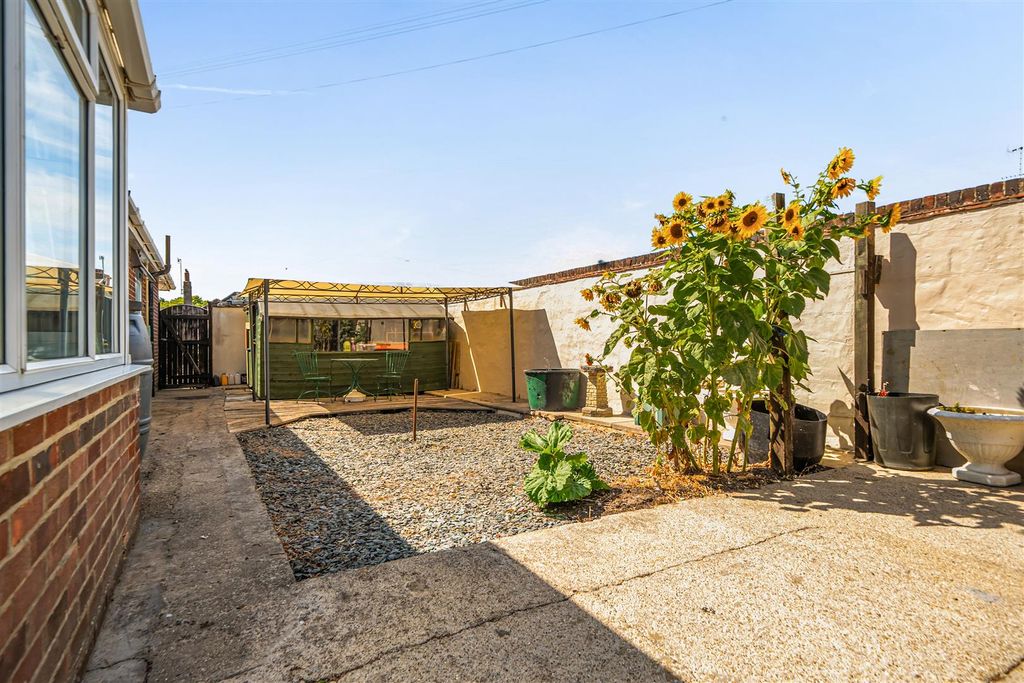 Property photo 3 of 20 For Sale By Aspire Residential | A'becket Gardens