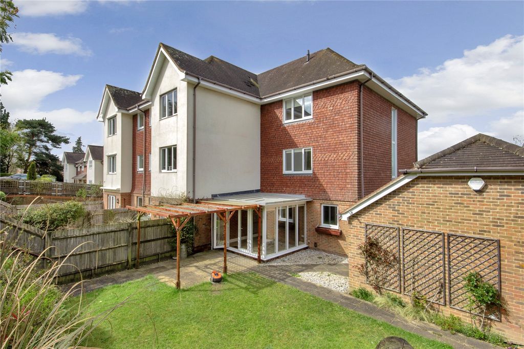 Property photo 1 of 16 9 The Old Orchard