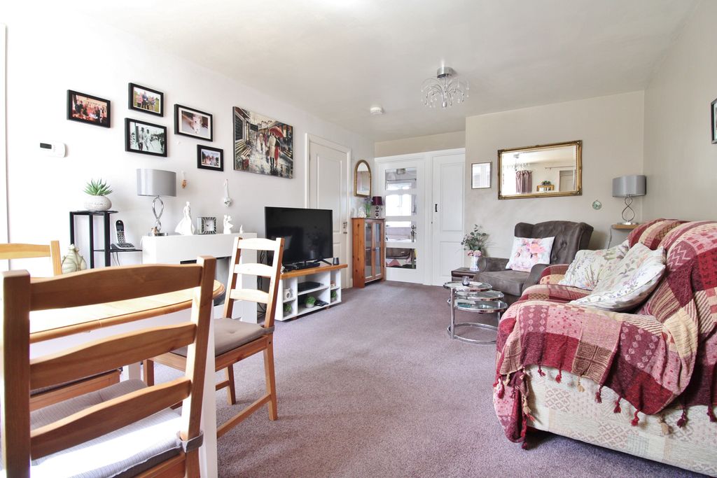 Property photo 2 of 16