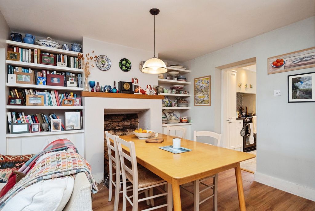 Property photo 3 of 20 Dining Area