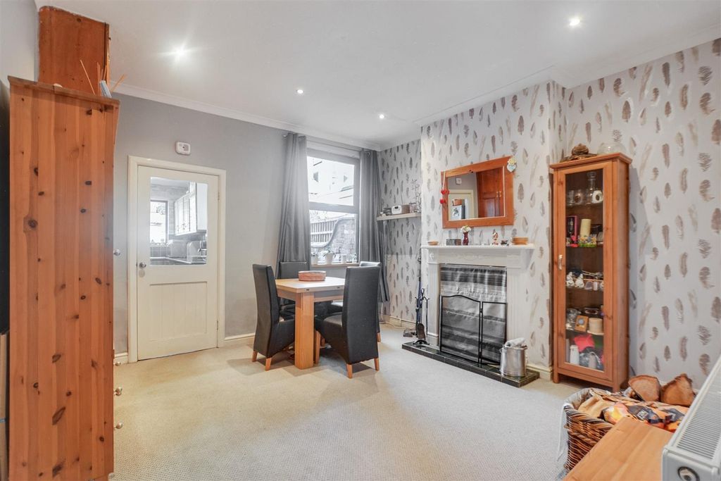 Property photo 3 of 14 Dining Room