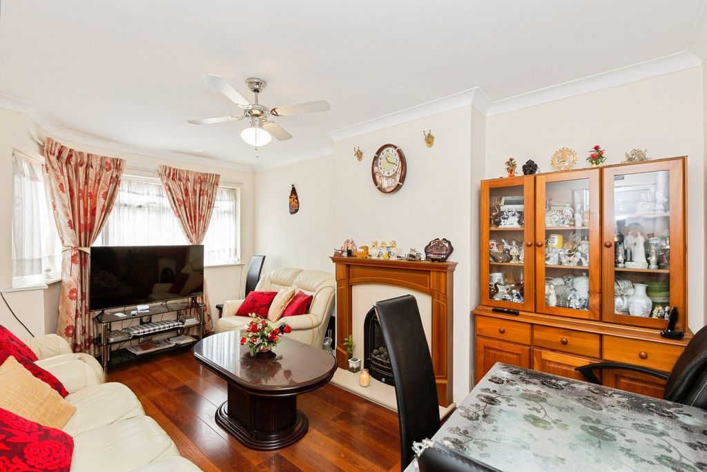 Property photo 3 of 18 Pbox-Img.Jpg