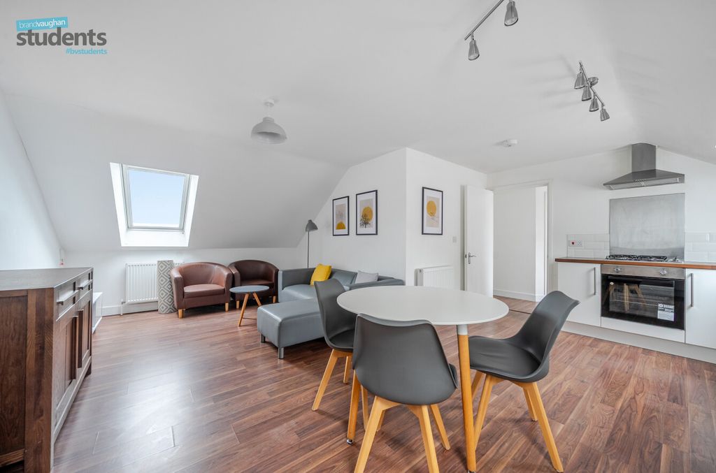 Property photo 1 of 10 711F125A-dc3c-4A0...