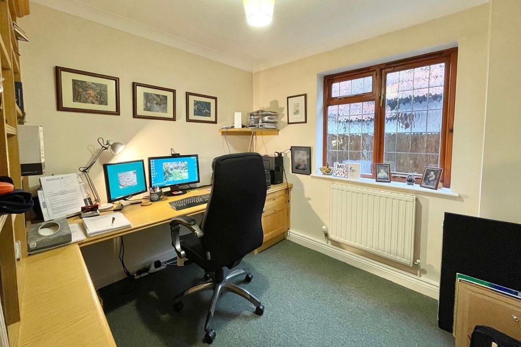 Additional image 10 of 4 bed detached house for saleSycamore Road, Farnborough GU14