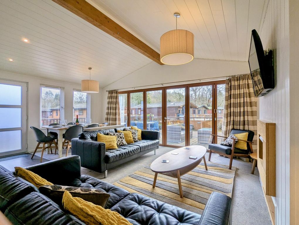 Property photo 2 of 21