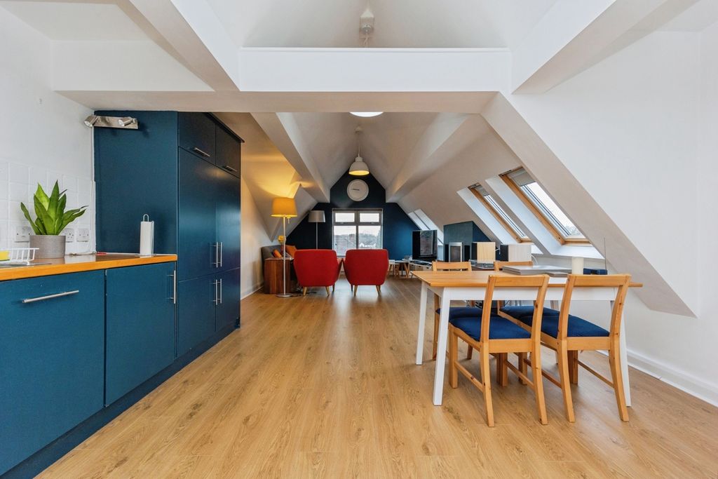 Property photo 3 of 19 Pbox-Img.Jpg