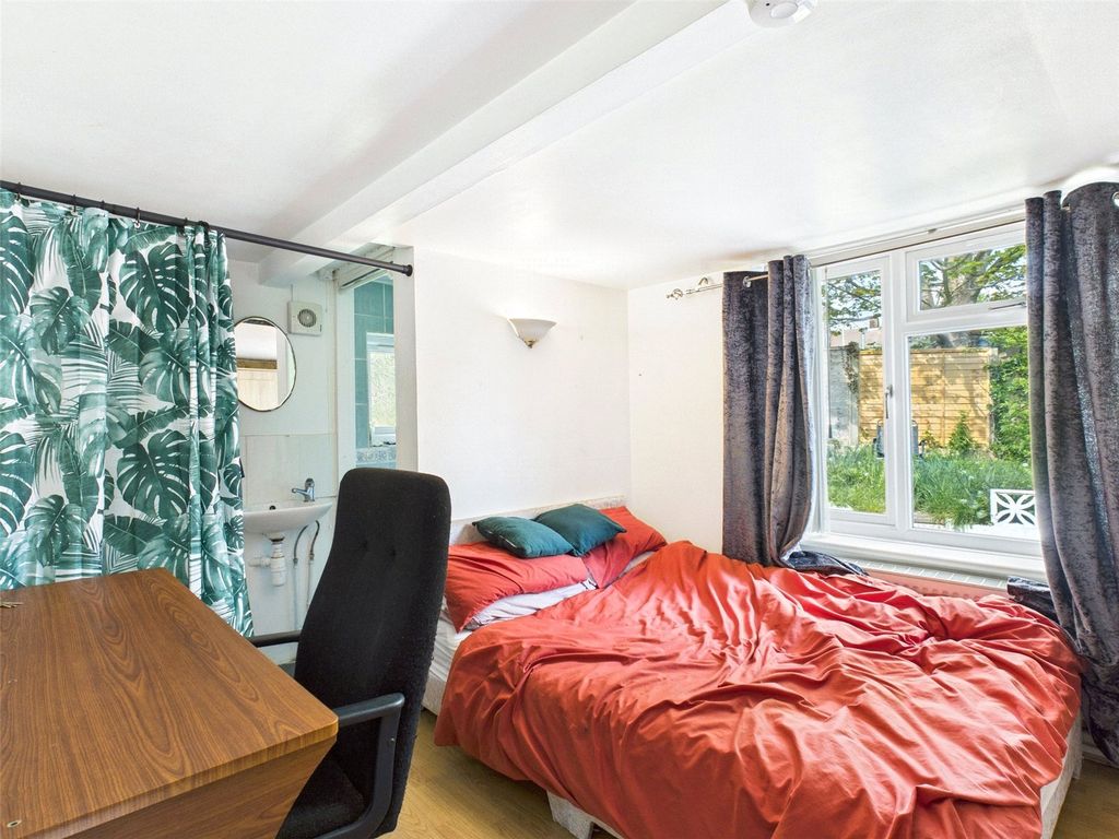 Property photo 1 of 15 Bedroom 2