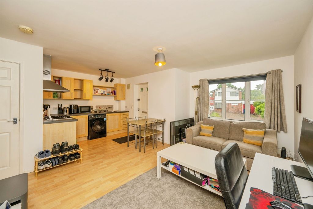 Property photo 3 of 12