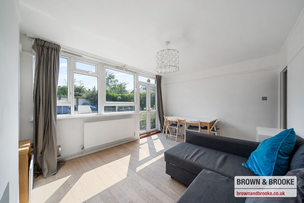 Property photo 2 of 11 2475924