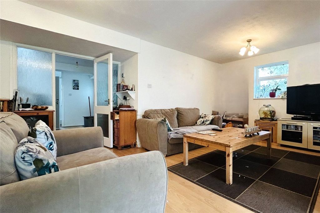 Property photo 2 of 14 Picture No. 33