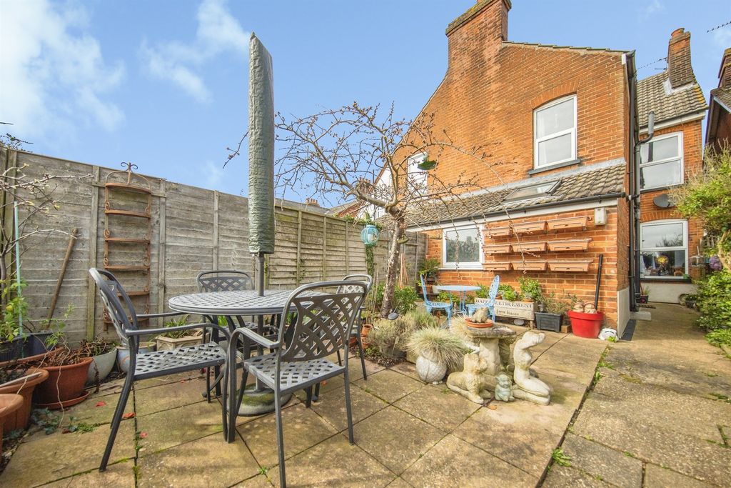 Property photo 1 of 18