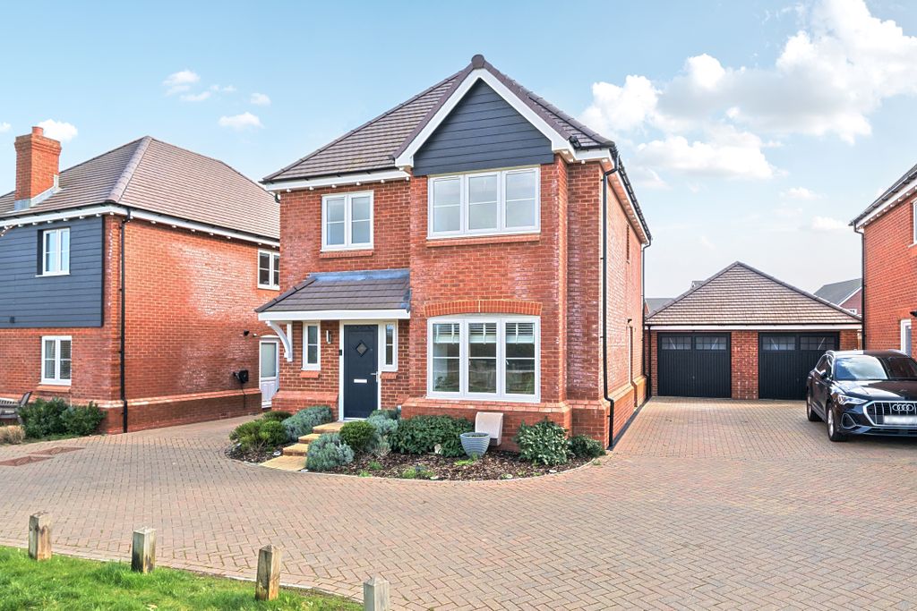 Property photo 1 of 11