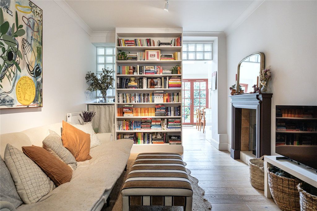 Property photo 2 of 21 Picture No. 14