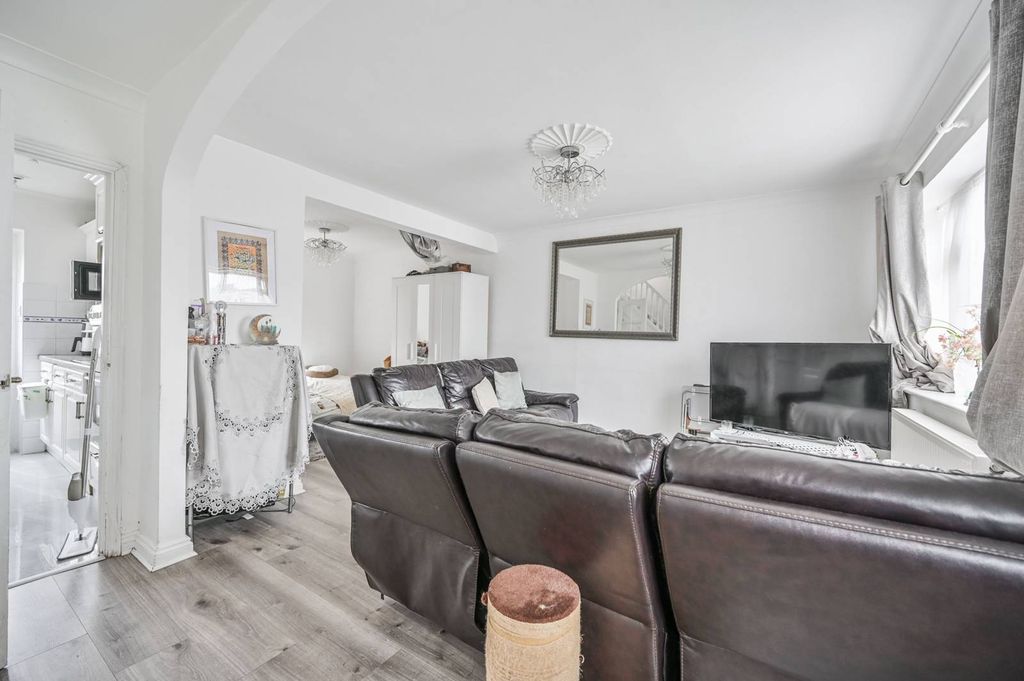 Property photo 2 of 13