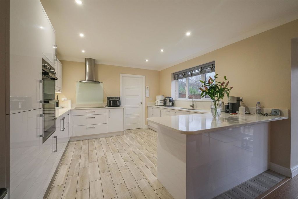 Property photo 3 of 29