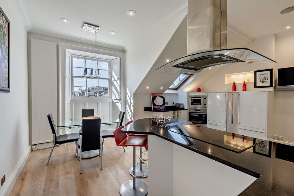 Property photo 3 of 27 Breakfast Bar