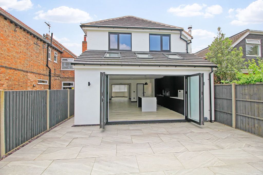 Property photo 3 of 23