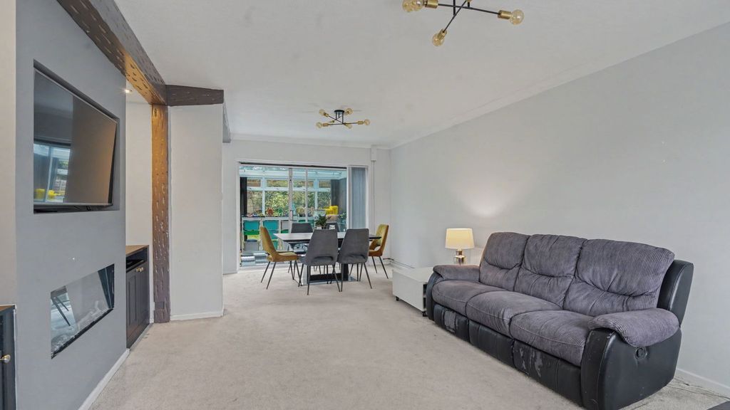 Property photo 2 of 24