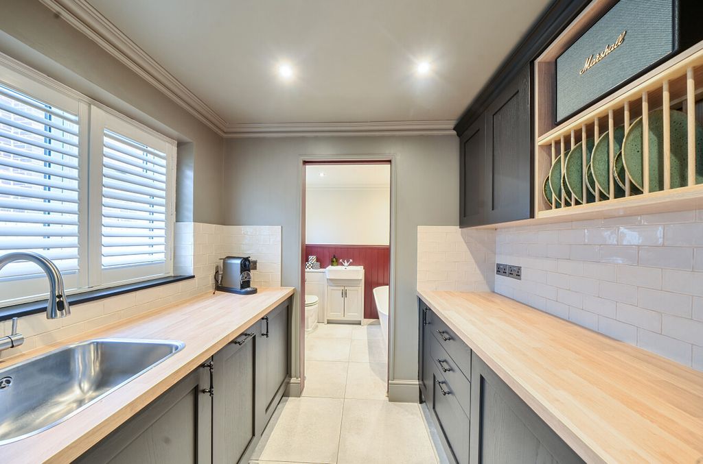 Property photo 2 of 13 1471584-20-6A22F2...