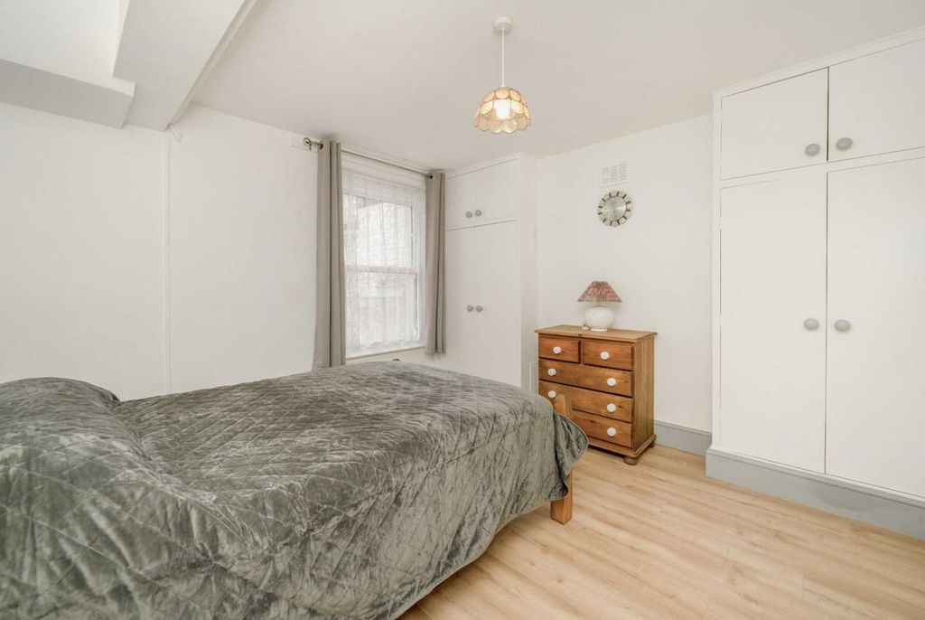 Property photo 3 of 4