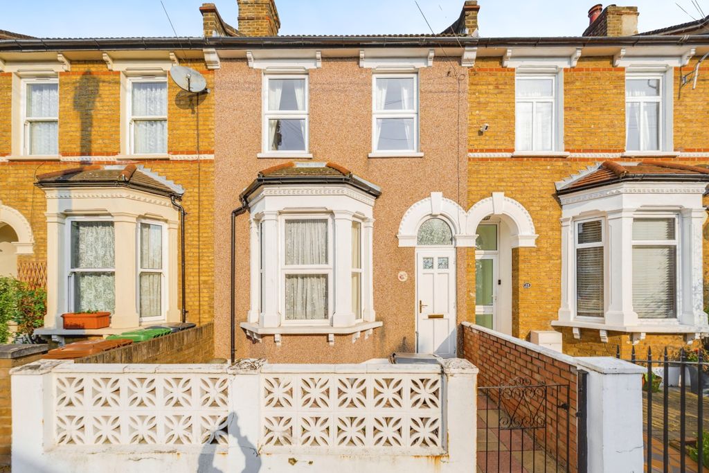 Property photo 1 of 17 Photography