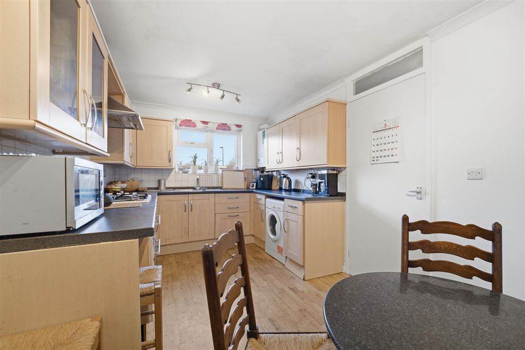 Property photo 2 of 14 76 Tennyson Kitchen.Jpg