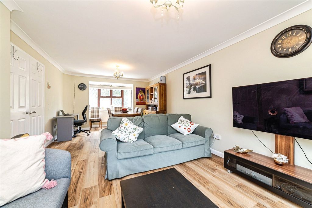 Property photo 2 of 22 Picture No. 28