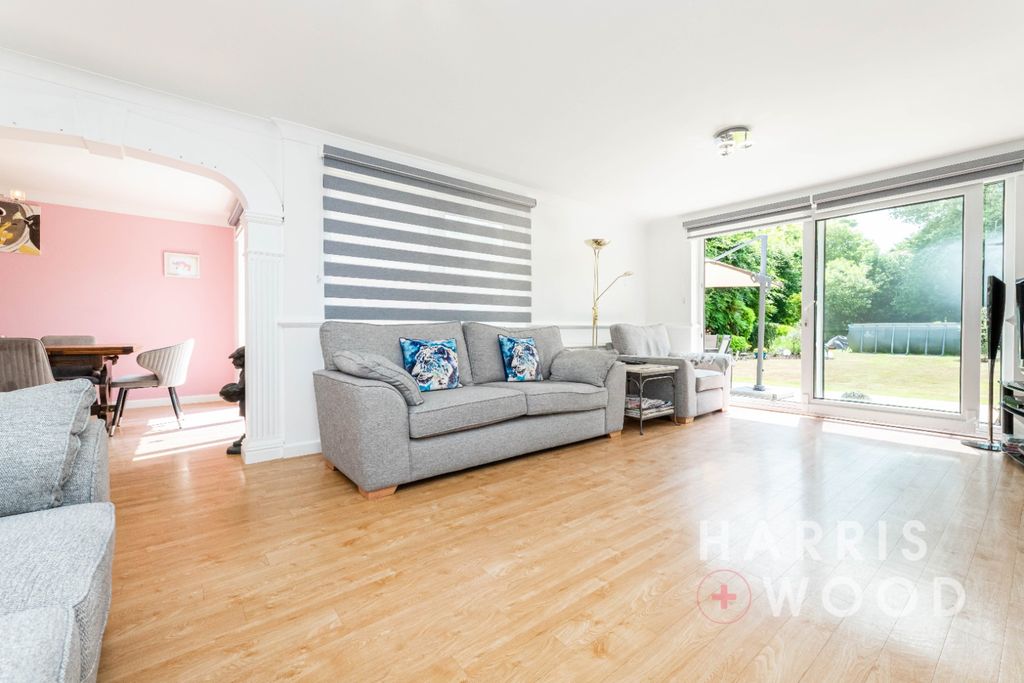 Property photo 3 of 36 4305185