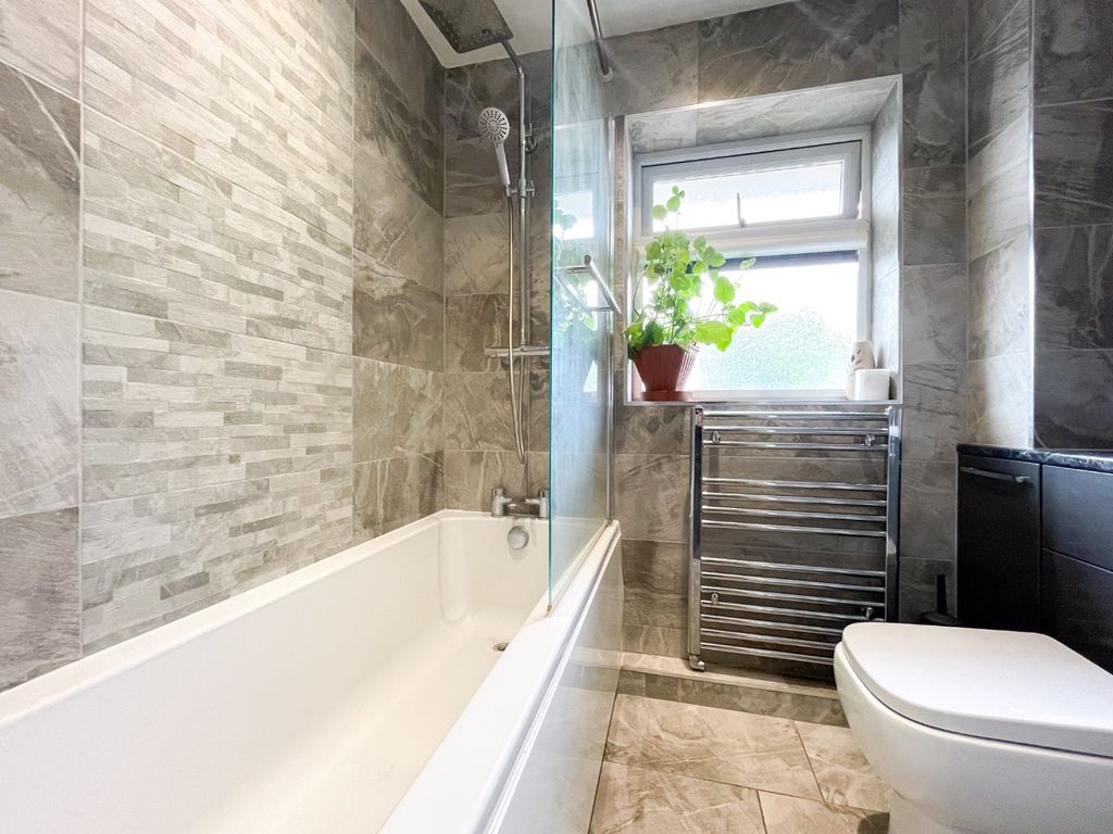 Property photo 3 of 18 4424953