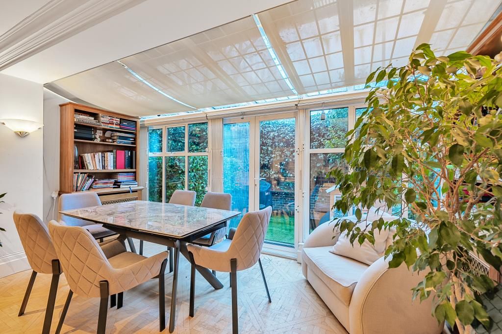 Property photo 3 of 31 Dining Area