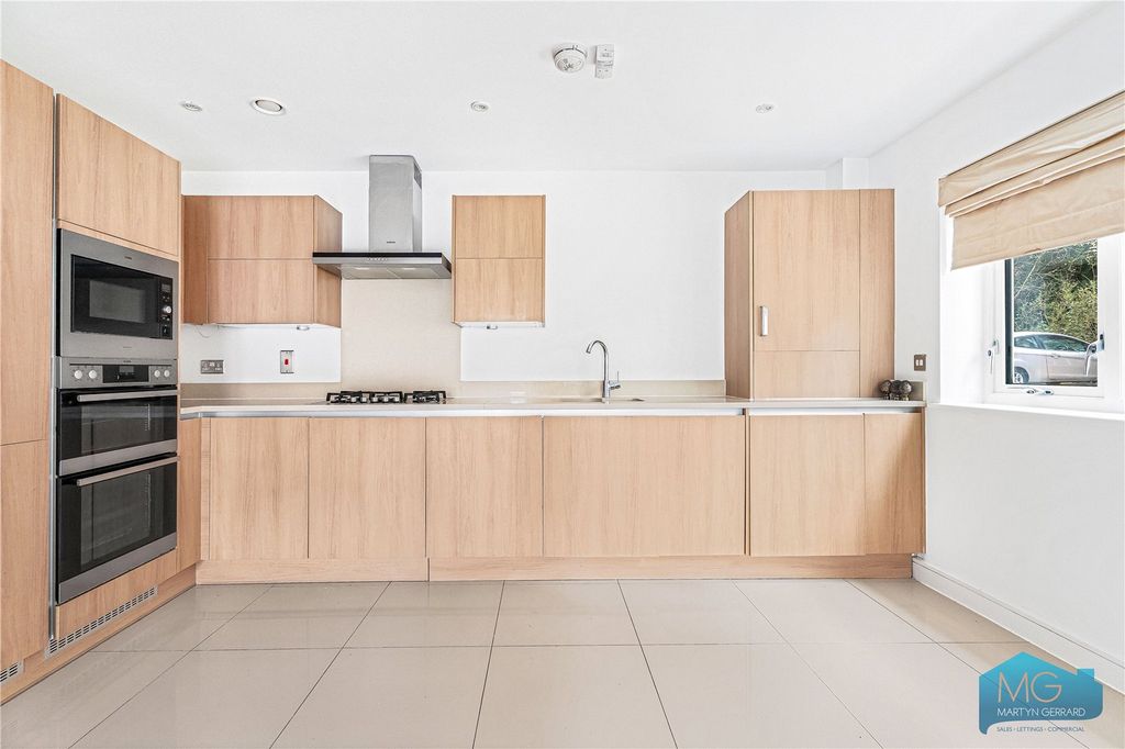 Property photo 2 of 16 Picture No. 10