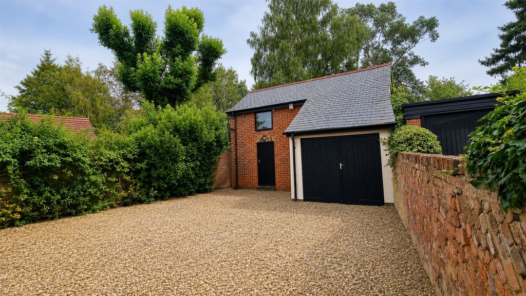 Property photo 3 of 23 Picture No. 17