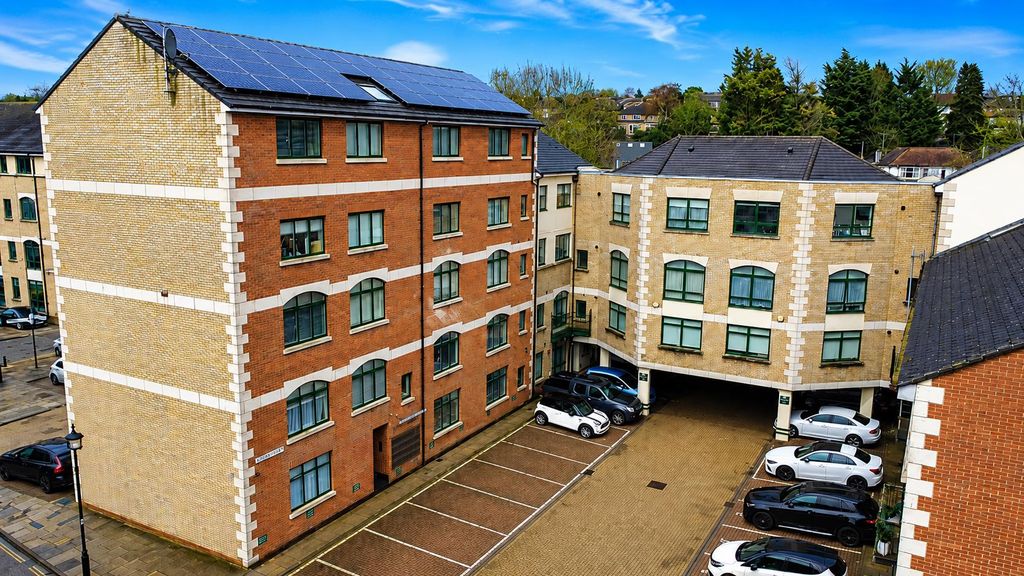 Property photo 1 of 9 Acbe7055-5F77-4E78-A11B-31A2Eb57E81F.Png