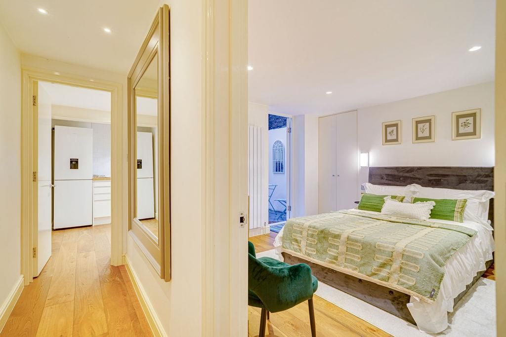 Property photo 3 of 11 Cheynewalk121A-30.Jpg