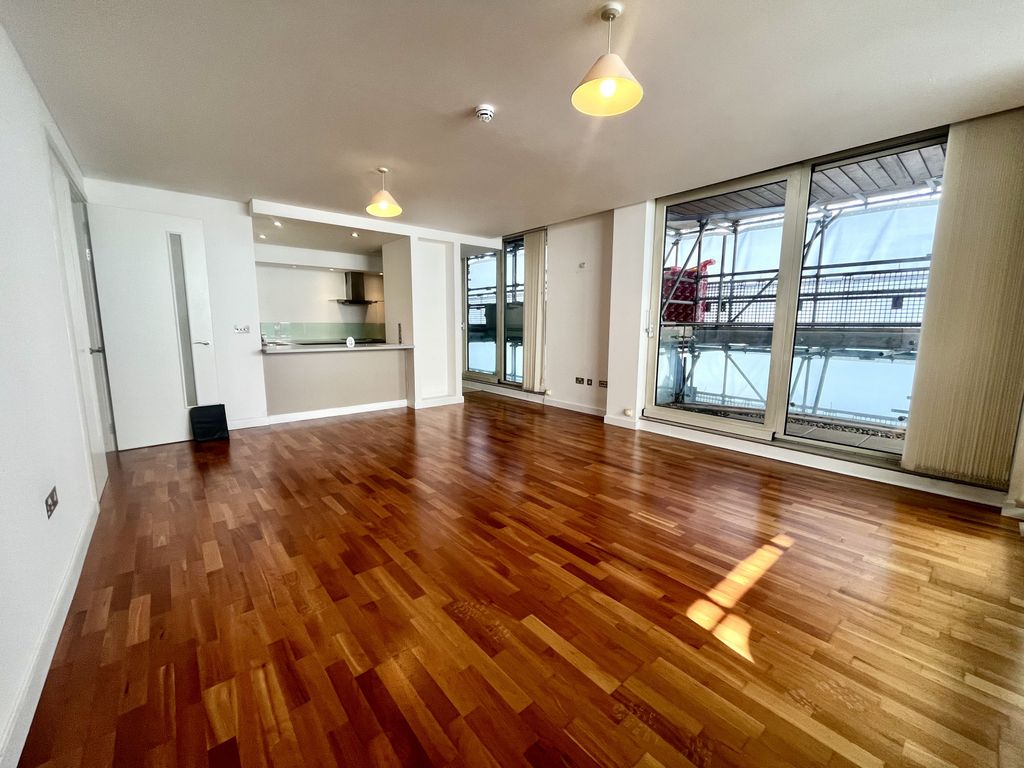 Property photo 3 of 10 Lounge